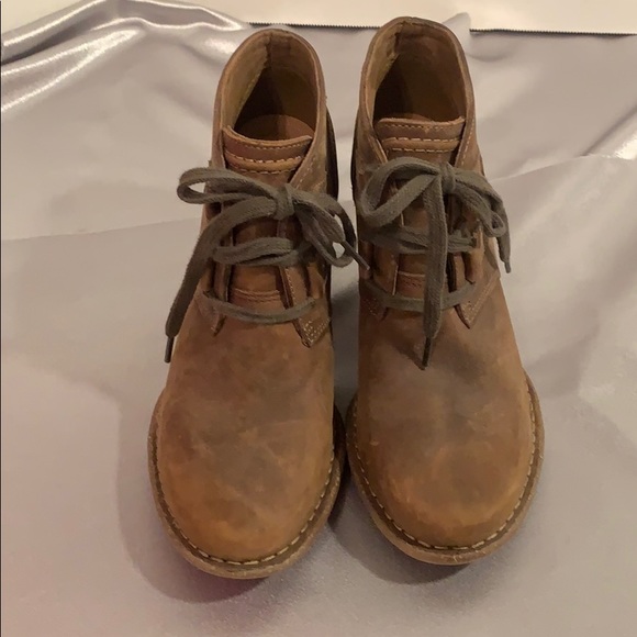 Clarks heeled booties - Picture 2 of 8